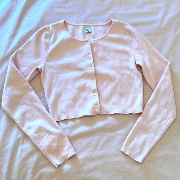 Aritzia Sweaters - Cute too goes with anything